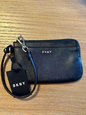 DKNY Bryant Leather Zip Wristlet NWT